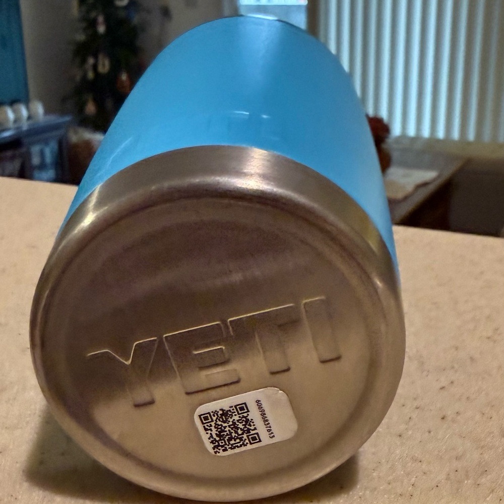Yeti 20 oz. Rambler - Picture 3 of 3